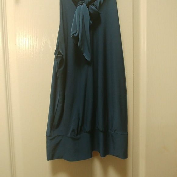 Halter top tie back blouse - Picture 2 of 3